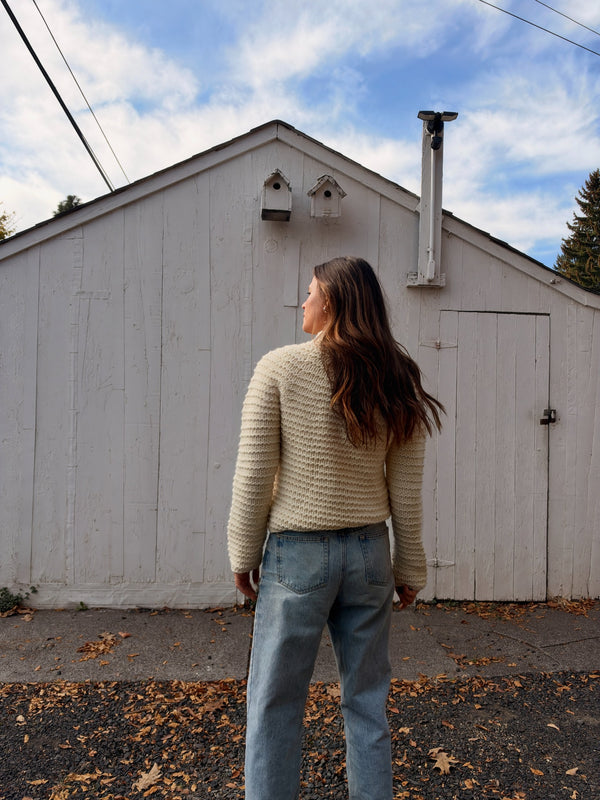 Vintage Gap cream textured sweater from back